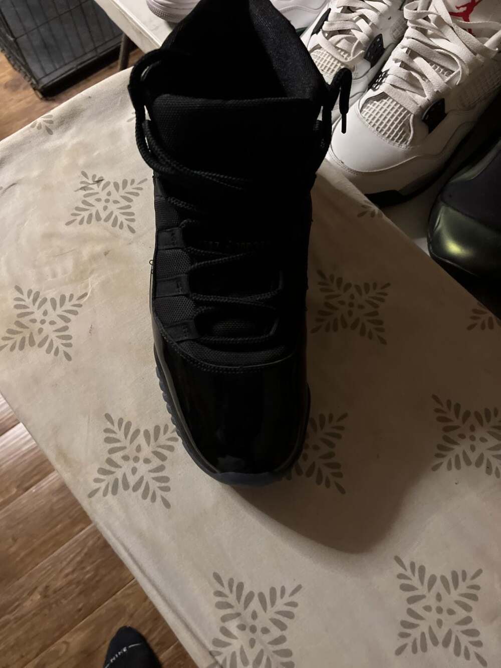 Jordan Air Jordan 11 Retro Size 9.5 Black Cap and Gown